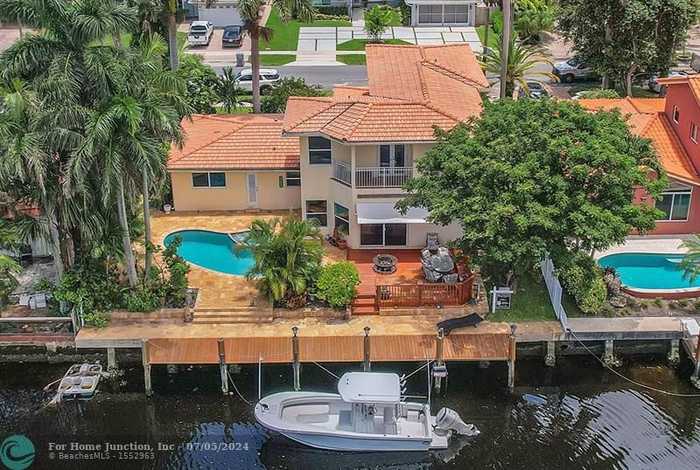 photo 2: 241 SE 11th St, Pompano Beach FL 33060