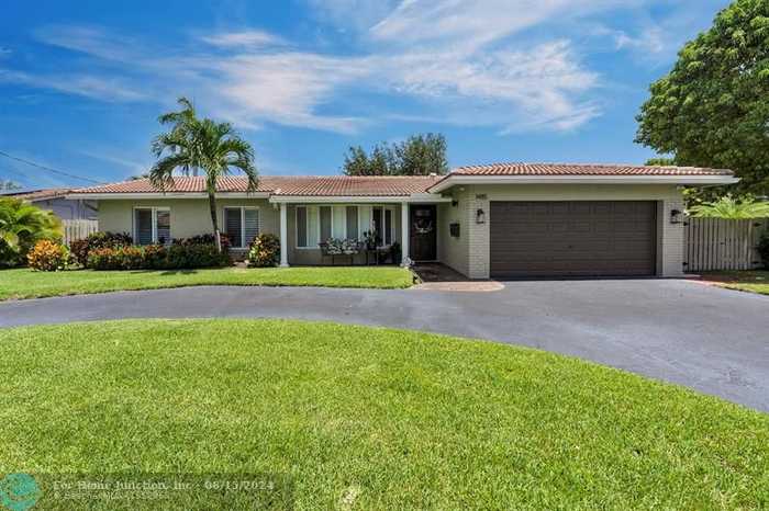 photo 1: 1485 NE 57th St, Fort Lauderdale FL 33334