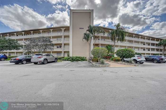 photo 2: 3004 Portofino Isle Unit C2, Coconut Creek FL 33066