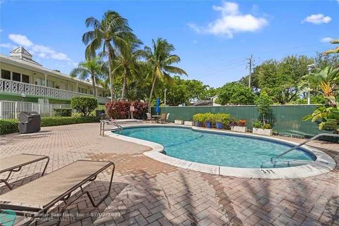 photo 1: 2124 NE 5th Ave Unit 101, Wilton Manors FL 33305