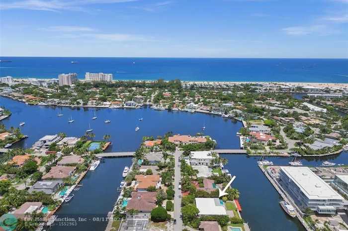 photo 1: 2552 Mercedes Dr, Fort Lauderdale FL 33316