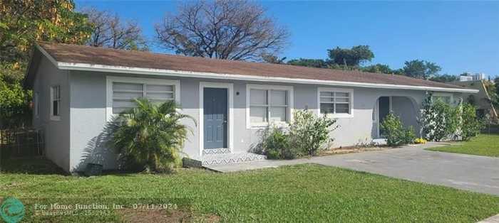 photo 2: 736 NW 2nd Ave, Fort Lauderdale FL 33311
