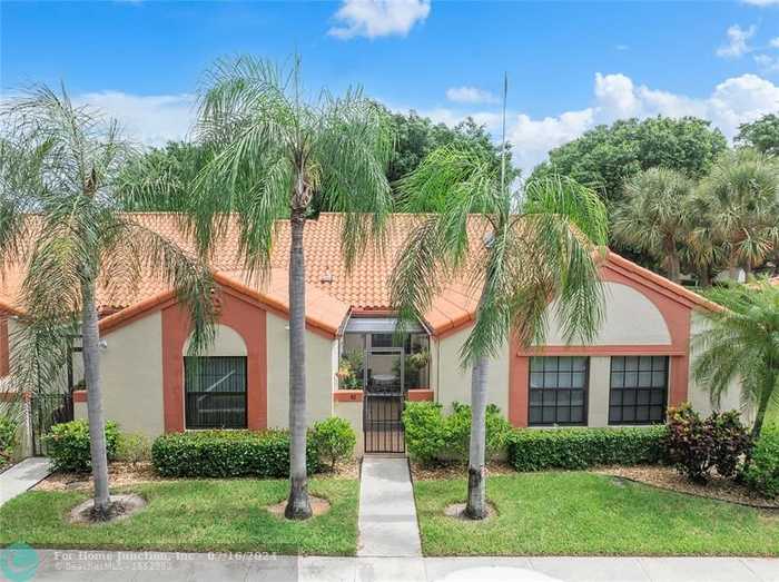 photo 1: 42 Centennial Ct Unit 42, Deerfield Beach FL 33442