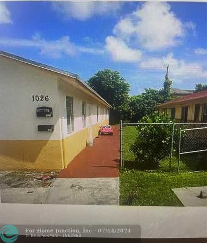 photo 1: 1026 NW 8th Ave, Fort Lauderdale FL 33311