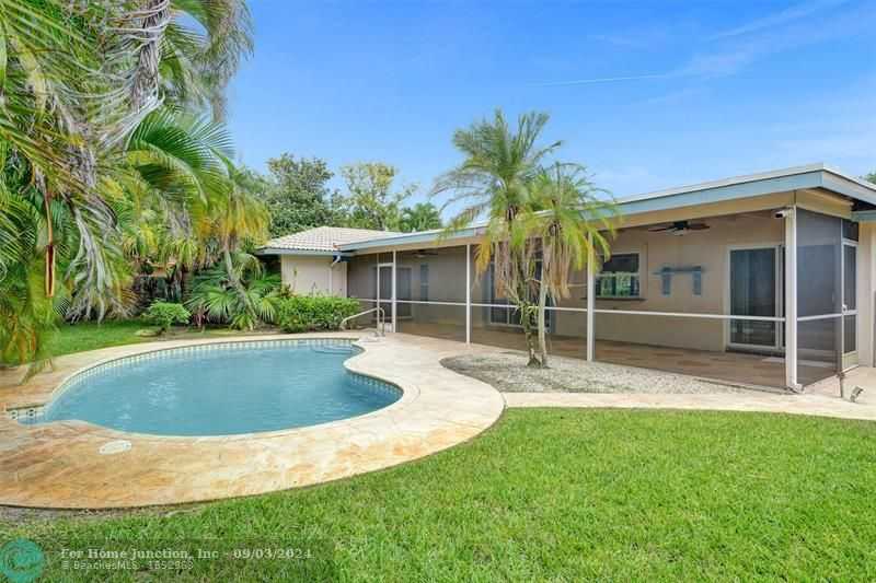 photo 1: 9135 NW 3rd Ct, Coral Springs FL 33071