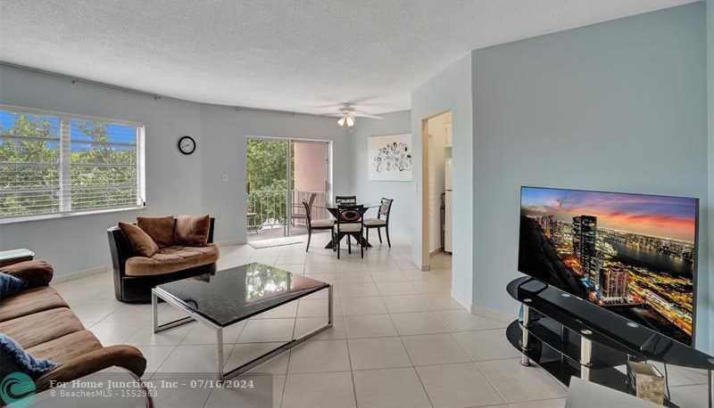 photo 3: 1967 S Ocean Blvd Unit 326D, Lauderdale By The Sea FL 33062