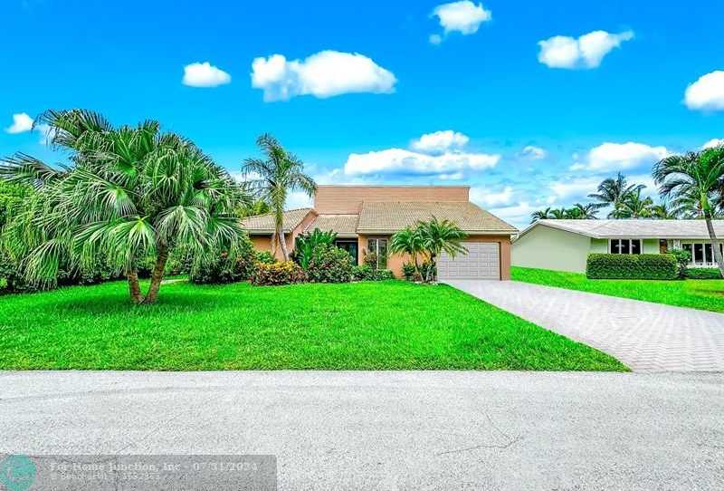 photo 3: 247 Codrington Dr, Lauderdale By The Sea FL 33308