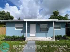 photo 2: 1746 Lauderdale Manor Dr, Fort Lauderdale FL 33311