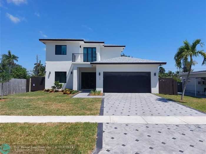 photo 1: 254 SW 12th St, Dania Beach FL 33004