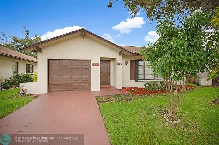 photo 1: 1524 SW 22ND TER, Deerfield Beach FL 33442