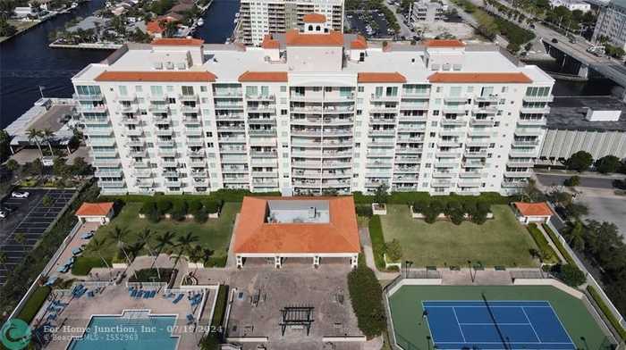 photo 2: 3020 NE 32nd Ave Unit 410, Fort Lauderdale FL 33308