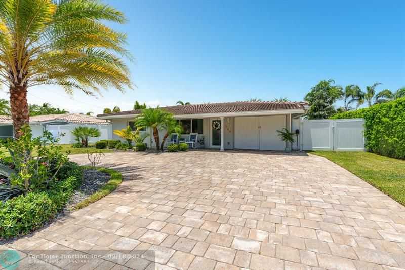 photo 3: 249 SE 3rd Ave, Pompano Beach FL 33060