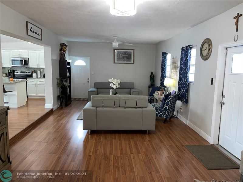 photo 3: 5813 NW 18 Ct, Margate FL 33063