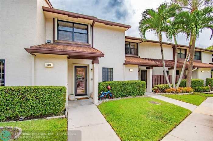 photo 1: 4340 Carambola Cir Unit 703, Pompano Beach FL 33066