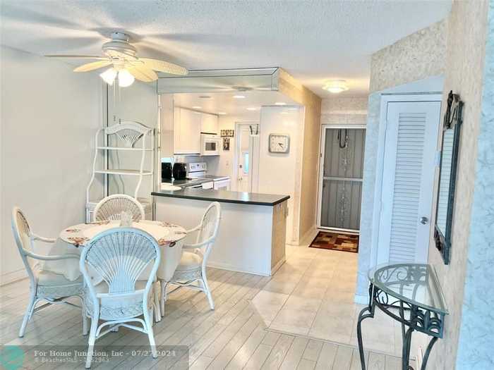 photo 4: 1423 E Hillsboro Blvd Unit 418, Deerfield Beach FL 33441