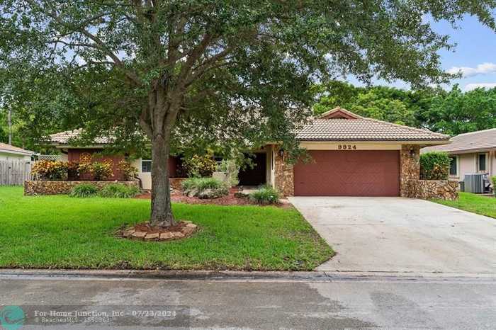 photo 1: 9924 3rd Pl, Coral Springs FL 33071