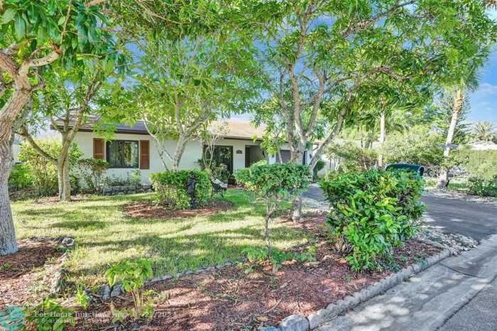 photo 5: 9761 NW 24th St, Coral Springs FL 33065