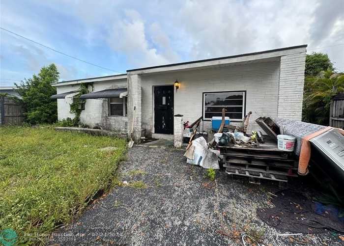 photo 2: 510 NE 58th Ct, Fort Lauderdale FL 33334