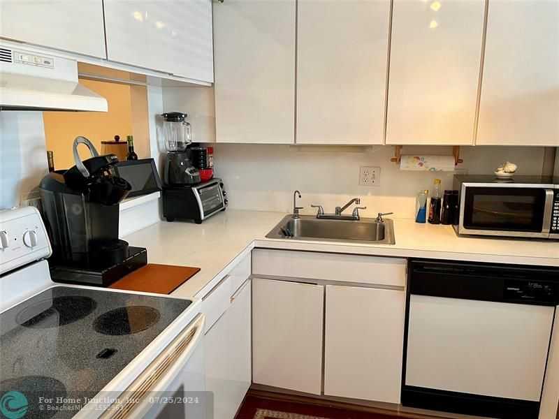 photo 3: 3140 Holiday Springs Blvd Unit 202, Pompano Beach FL 33063