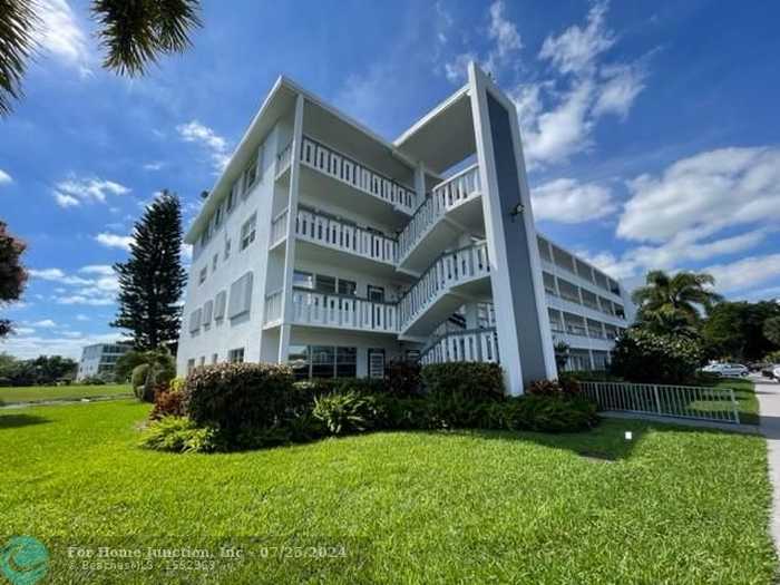 photo 1: 1012 Harwood C Unit 1012, Deerfield Beach FL 33442