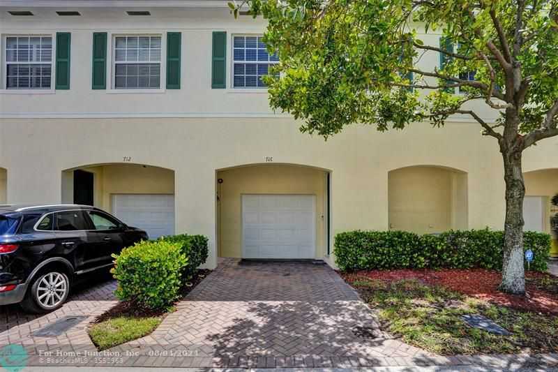 photo 3: 716 SW 1st Ter, Pompano Beach FL 33060