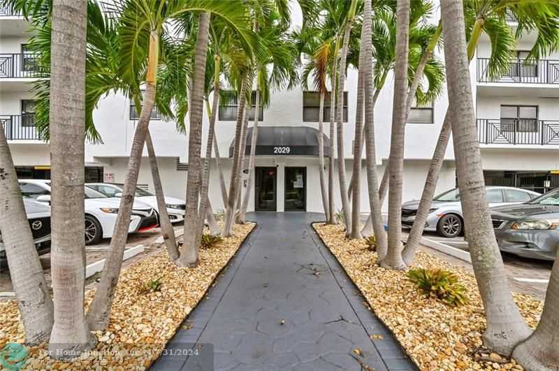 photo 3: 2029 N Ocean Blvd Unit 410, Fort Lauderdale FL 33305