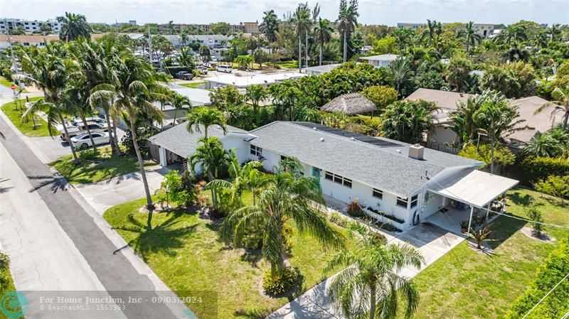 photo 2: 1651 NE 27th Ave, Pompano Beach FL 33062