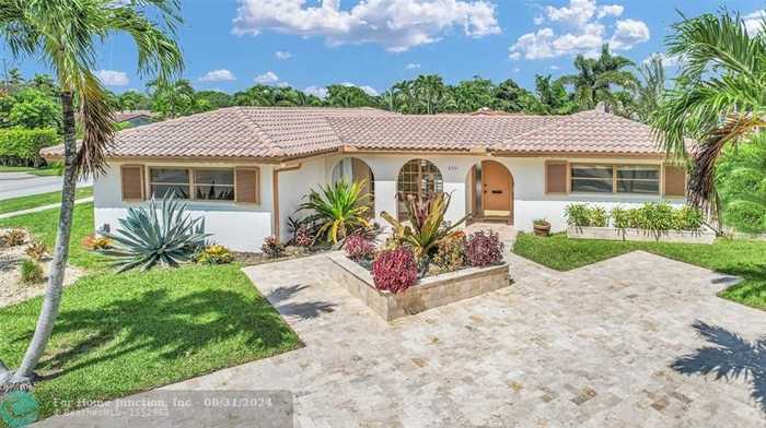 photo 2: 6231 NE 20th Way, Fort Lauderdale FL 33308