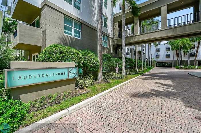 photo 1: 2421 NE 65th Street Unit 202, Fort Lauderdale FL 33308