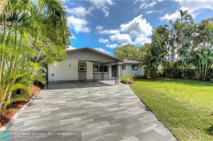 photo 1: 4500 SW 38th Ter, Fort Lauderdale FL 33312