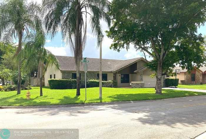 photo 2: 691 NW 111th Way, Coral Springs FL 33071