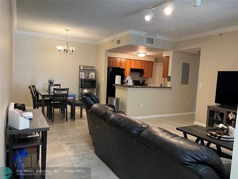 photo 3: 5880 W Sample Rd Unit 104, Coral Springs FL 33067