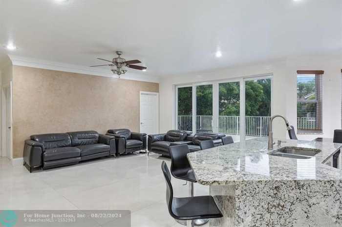 photo 24: 10214 NW 54th Pl, Coral Springs FL 33076