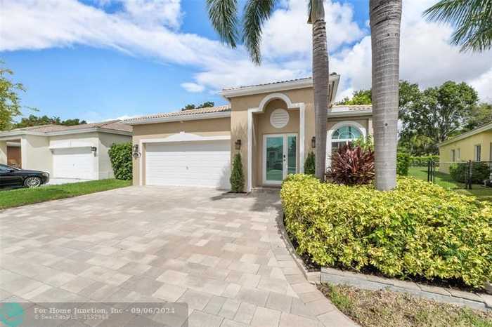 photo 2: 1411 SW 45th Way, Deerfield Beach FL 33442