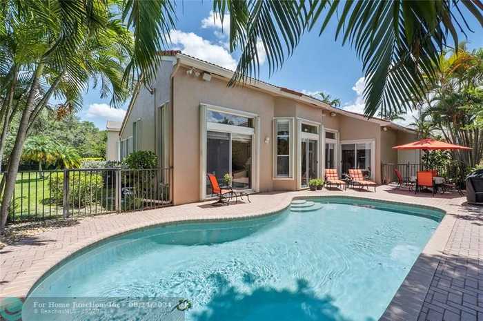 photo 1: 5820 NW 120th Ave, Coral Springs FL 33076