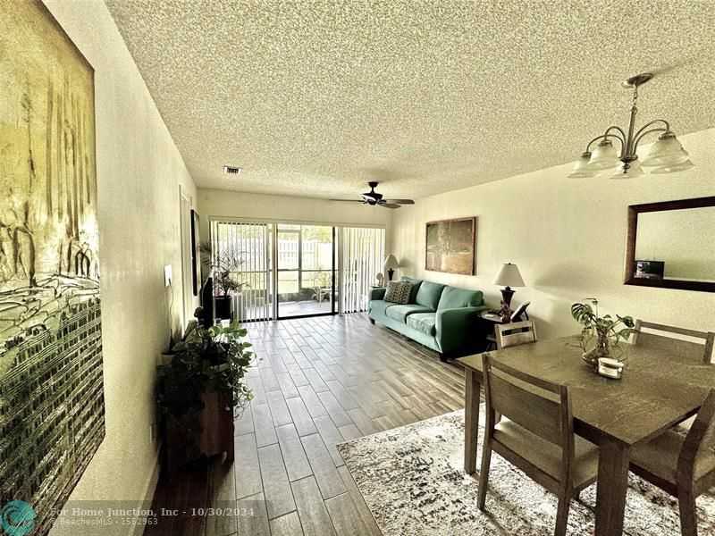 photo 3: 545 Banks Rd Unit 7-522, Margate FL 33063