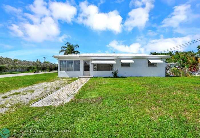 photo 1: 2421 SW 49 CT, Dania Beach FL 33312