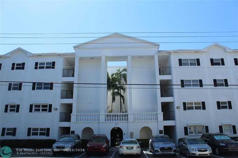 photo 3: 1212 SE 2nd Ct Unit 201, Fort Lauderdale FL 33301