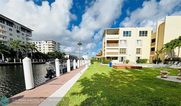 photo 1: 1700 SE 15th St Unit 314, Fort Lauderdale FL 33316