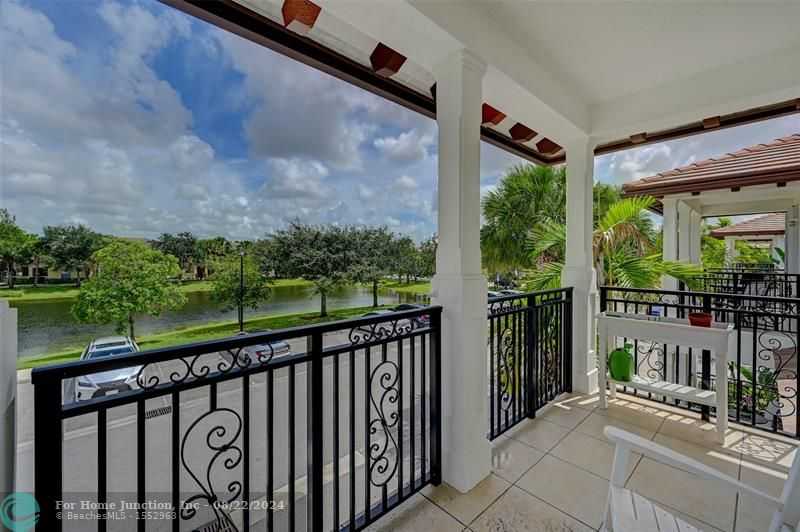 photo 1: 4652 Acadian Trl, Coconut Creek FL 33073