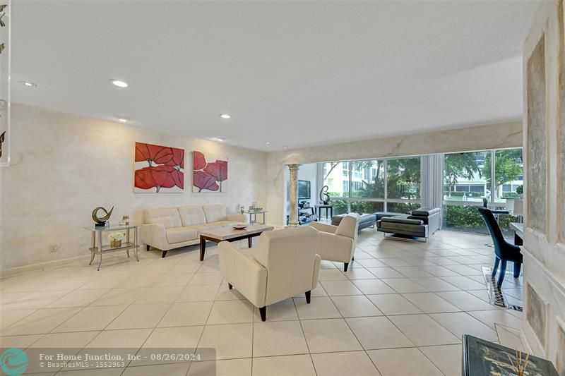 photo 3: 3001 NE 47th Ct Unit 113, Fort Lauderdale FL 33308