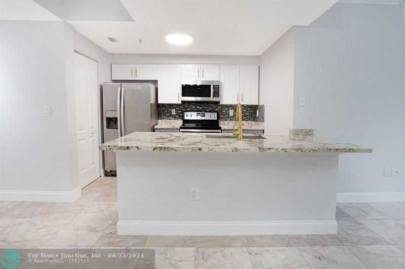 photo 3: 5860 W Sample Rd Unit 204, Coral Springs FL 33067