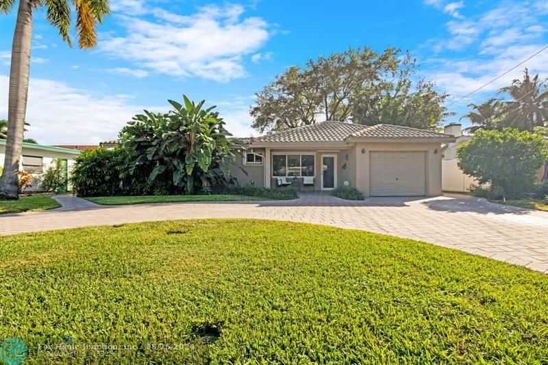 photo 1: 2016 NE 24th St, Wilton Manors FL 33305