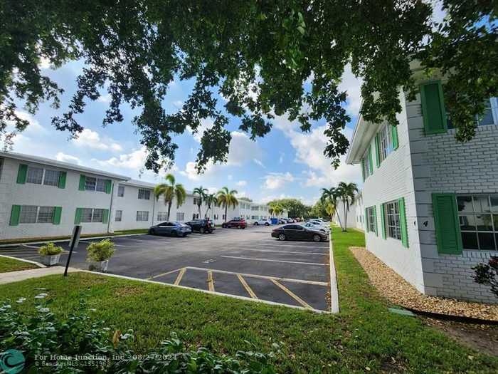 photo 32: 1821 NE 62nd St Unit 421, Fort Lauderdale FL 33308