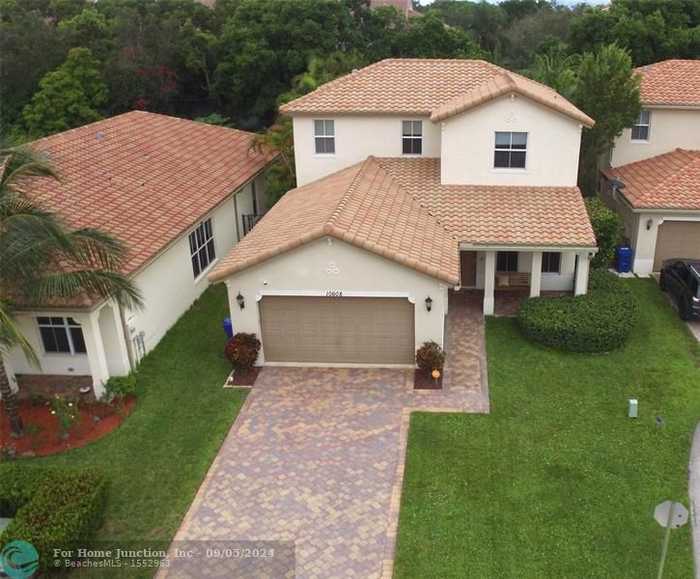 photo 1: 10608 NW 36th St, Coral Springs FL 33065