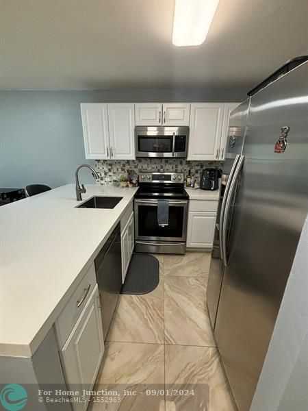 photo 3: 440 SE 2nd Ave Unit 21, Deerfield Beach FL 33441