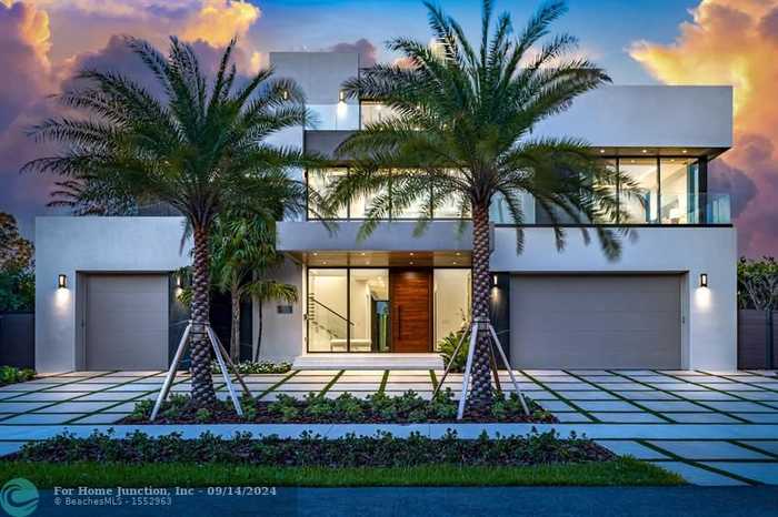 photo 2: 2000 Harbourview Dr, Fort Lauderdale FL 33316