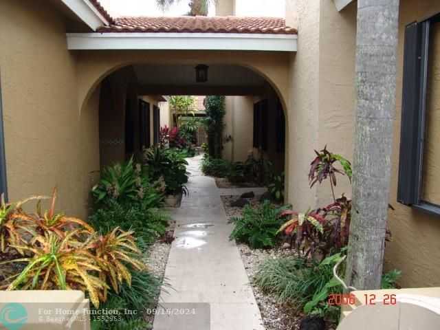 photo 3: 905 SE 12th Ct Unit 16, Fort Lauderdale FL 33316