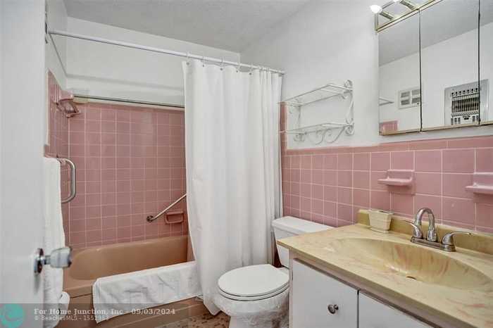 photo 18: 2141 NE 56th St Unit 206, Fort Lauderdale FL 33308