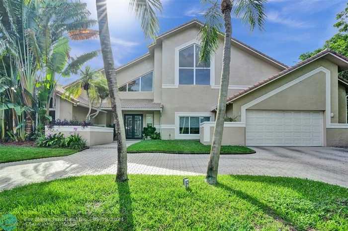 photo 1: 10075 Vestal Pl, Coral Springs FL 33071